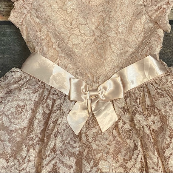 Bonnie Jean Girls Size 5 Taupe Blush Bow Embroidered Lace Floral Ballerina Dress - Picture 3 of 8